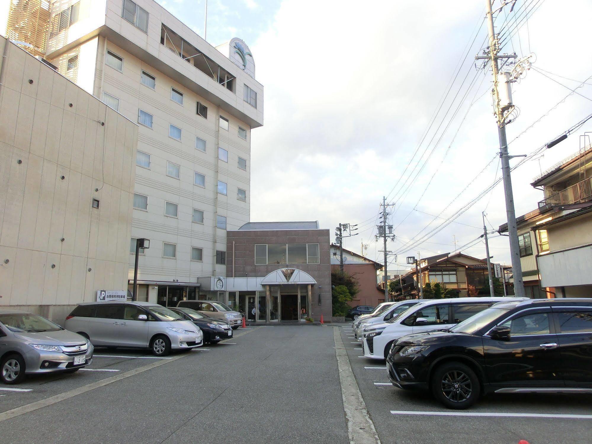 Takayama City Hotel Four Seasons Exterior foto